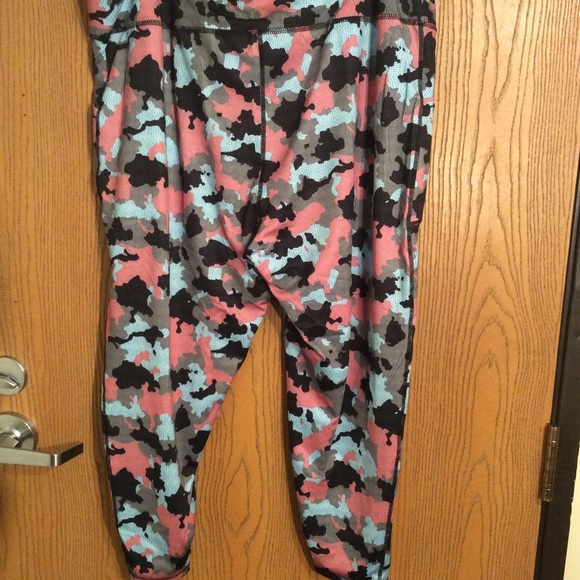 NWT pro player women’s snakeskin leggings 3x - Picture 6 of 6